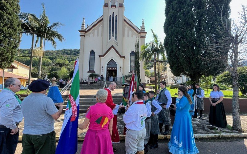 Cavalgada e missa crioula marcam o Dia do GaÃºcho em Morro Reuter