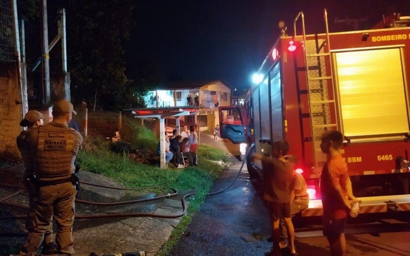 IncÃªndio comeÃ§ou por volta das 18h30 em Novo Hamburgo