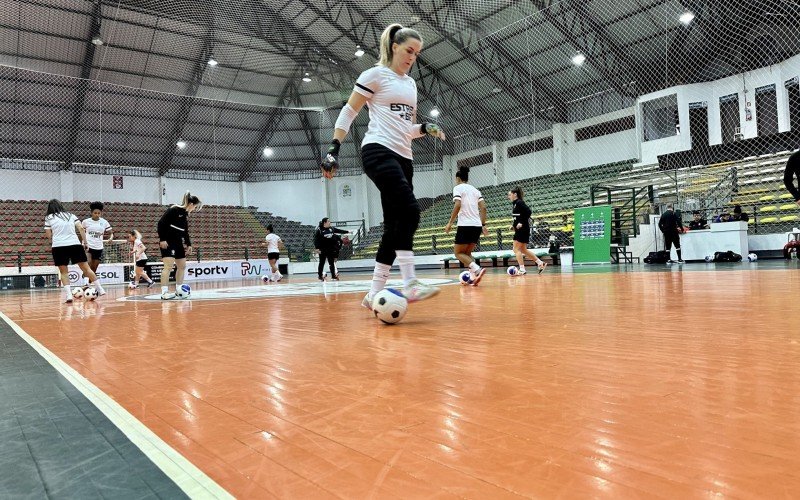 SeleÃ§Ã£o brasileira feminina de futsal faz treinos em Gramado em preparaÃ§Ã£o para a Copa AmÃ©rica de 2023