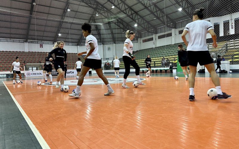 SeleÃ§Ã£o brasileira feminina de futsal faz treinos em Gramado em preparaÃ§Ã£o para a Copa AmÃ©rica de 2023