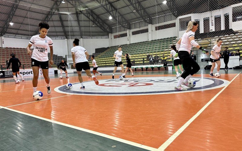 SeleÃ§Ã£o brasileira feminina de futsal faz treinos em Gramado em preparaÃ§Ã£o para a Copa AmÃ©rica de 2023