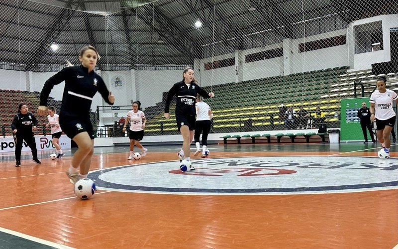 SeleÃ§Ã£o brasileira feminina de futsal faz treinos em Gramado em preparaÃ§Ã£o para a Copa AmÃ©rica de 2023