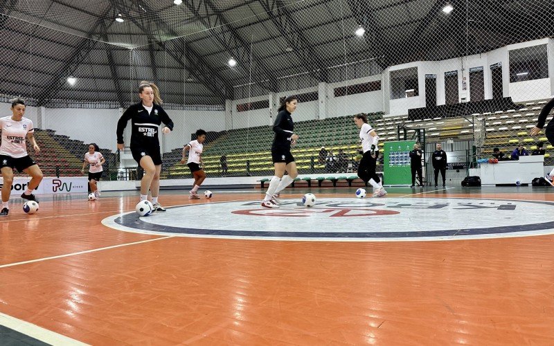 SeleÃ§Ã£o brasileira feminina de futsal faz treinos em Gramado em preparaÃ§Ã£o para a Copa AmÃ©rica de 2023