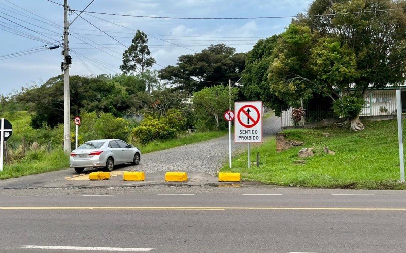 AÃ§Ã£o ocorre apÃ³s decisÃ£o judicial que proÃ­be desvios por quatro ruas da cidade 