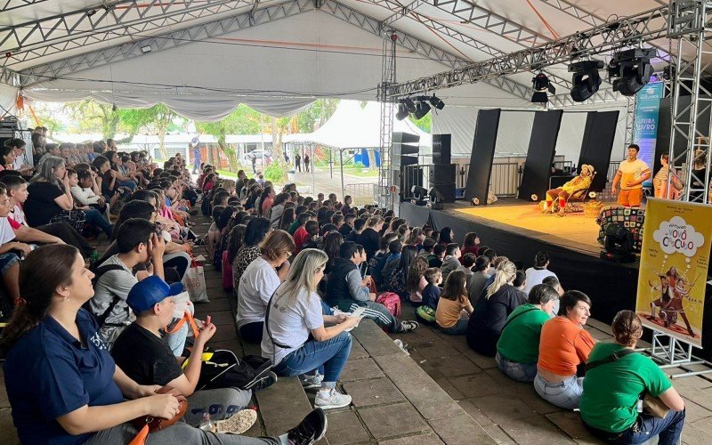 Primeiro dia da feira do livro de SÃ£o Leopoldo 