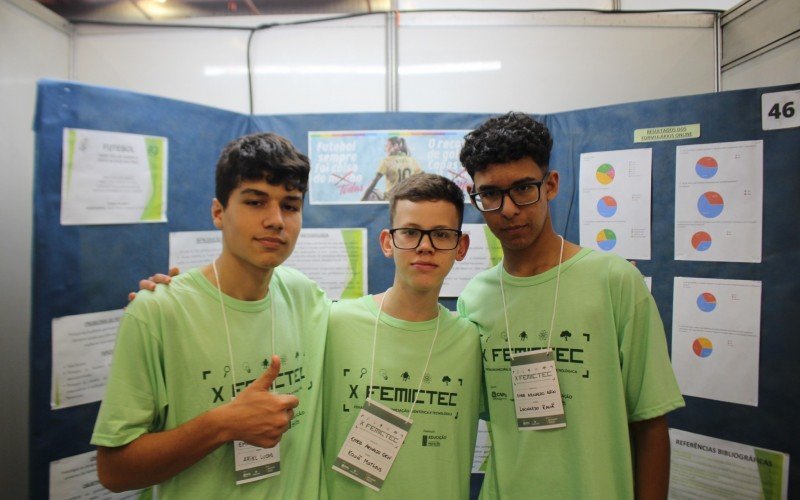 Ariel Lucas, Kauã Matheus e Leonardo Rauã, estudantes do 9° ano da EMEB Arnaldo Grin | Jornal NH