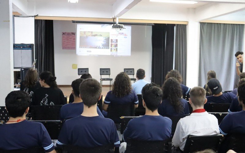 Semana de acolhimento marca transiÃ§Ã£o de 18 instituiÃ§Ãµes para modelo de Escolas de Ensino MÃ©dio em Tempo Integral
