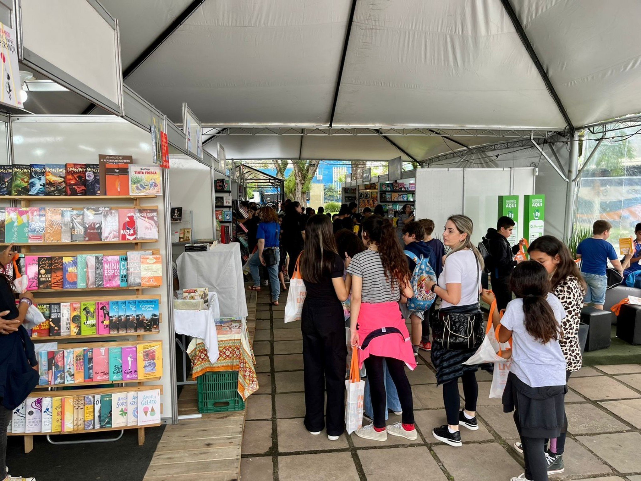 Confira a programação da Feira do Livro de São Leopoldo; evento começa terça-feira