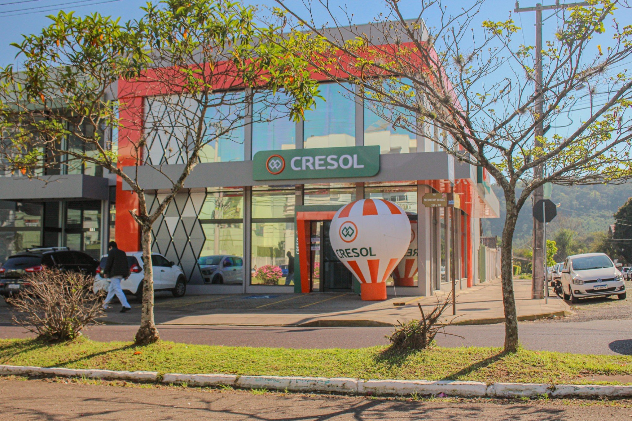 Cooperativa Cresol avança na região  e investe em cidades estratégicas