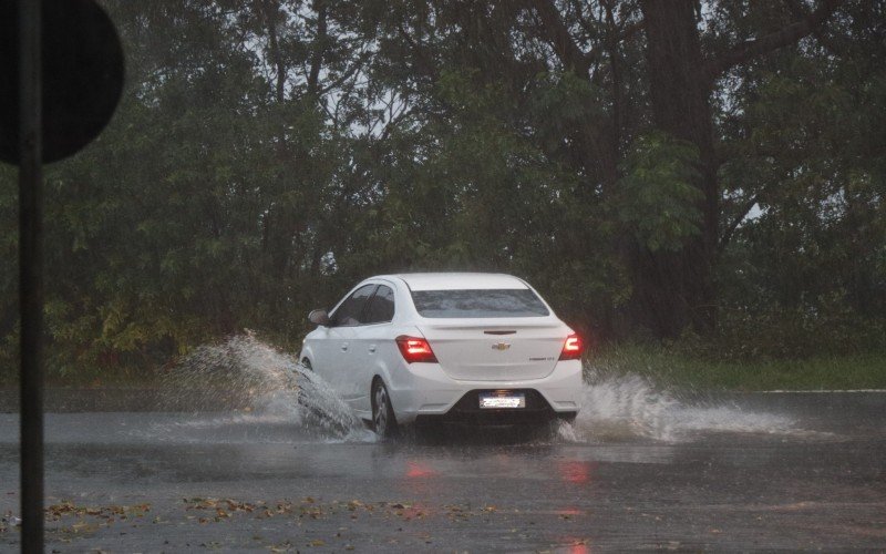 PREVISÃO DO TEMPO: Sexta-feira tem chuva volumosa na Grande Porto Alegre, Vales e Serra; veja como será o fim de semana