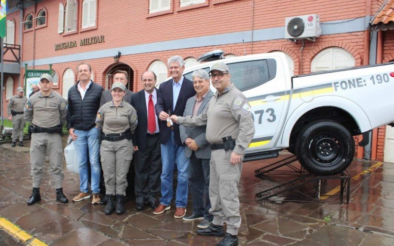 Brigada Militar recebe viatura para uso por parte do 1º Bpat