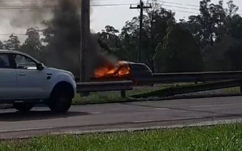 Fogo causou lentidÃ£o por volta das 15 horas deste sÃ¡bado