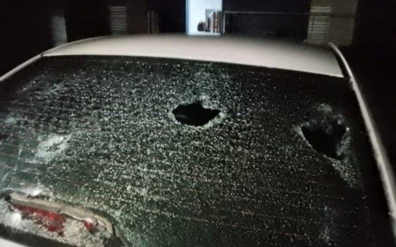 Chuva com queda de granizo danifica carros e mais de 8 mil casas em Bagé | Jornal NH