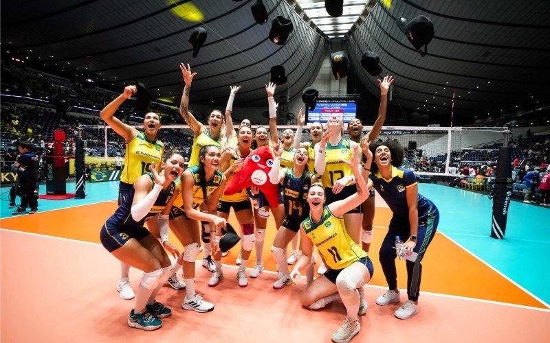 Seleção feminina de vôlei no Japão | Jornal NH