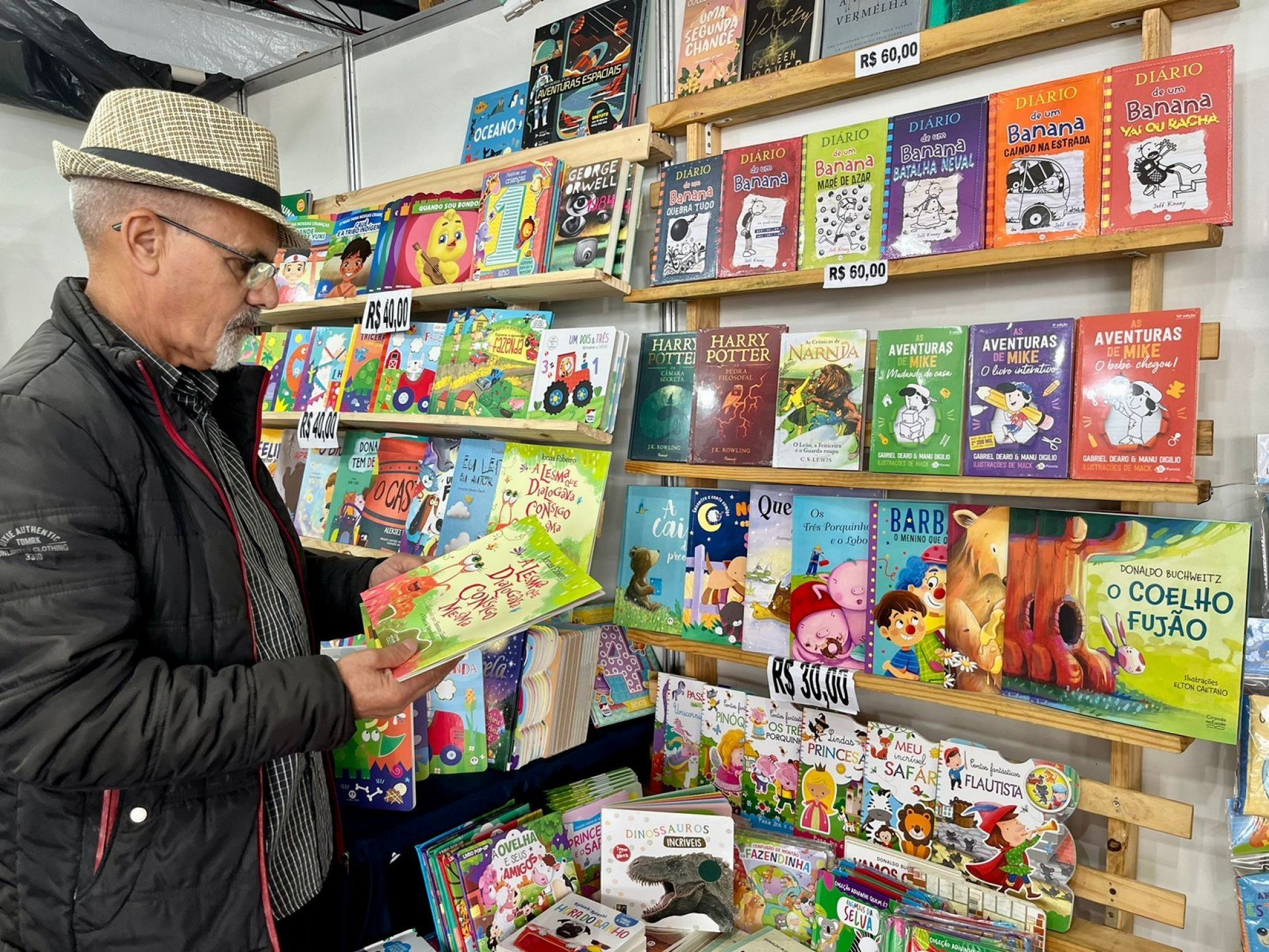 Feira do Livro atrai grande público em São Leopoldo