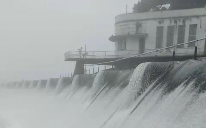 CICLONE: Barragens de São Francisco de Paula estão bloqueadas para passagem de veículos; veja vídeo