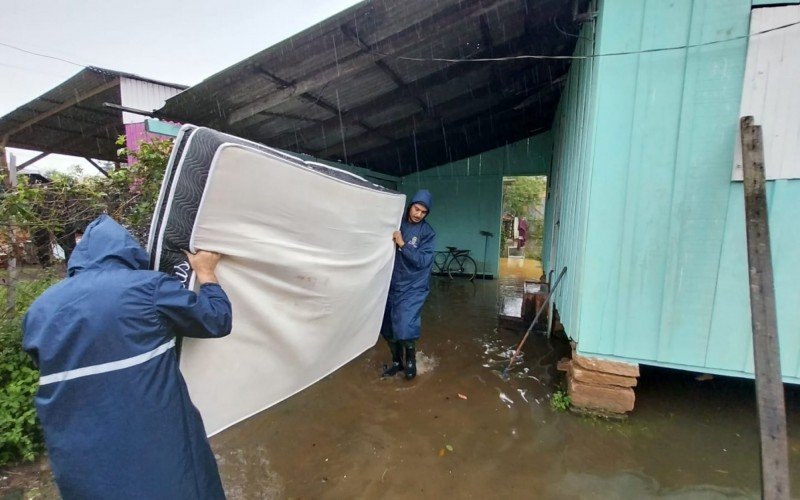 Osilda Nascimento da Silva, 46, foi uma das moradoras de Taquara que pediu ajuda da Defesa civil
