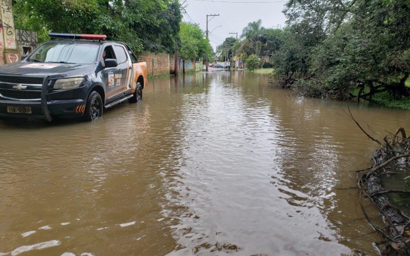 Em São Leopoldo, a Rua da Praia foi uma das primeiras a sofrer com a inundação | Jornal NH