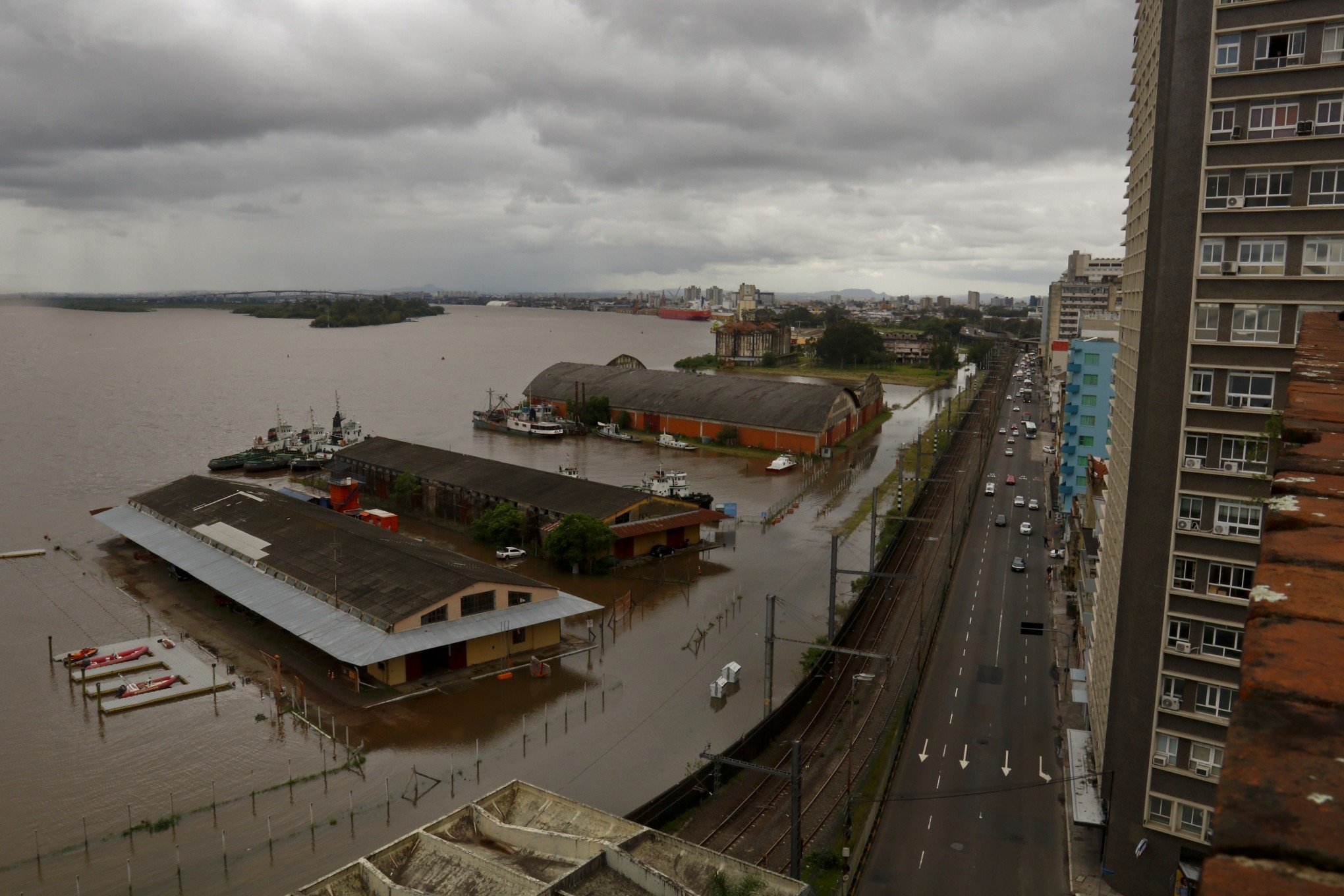 Nível do Guaíba atingiu cota de inundação na estação Cais Mauá nesta quarta-feira (27) | Jornal NH