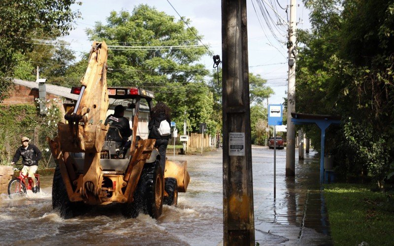 Água já toma ruas em Campo Bom e autoridades estão atentas para o risco de enchente | Jornal NH