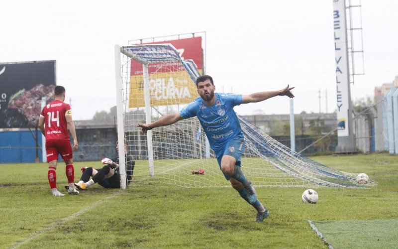 Lei do ex: Édipo comemora gol sobre seu antigo time | Jornal NH