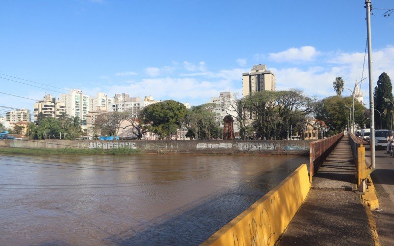 Em São Leopoldo, nível do Rio dos Sinos continua alto