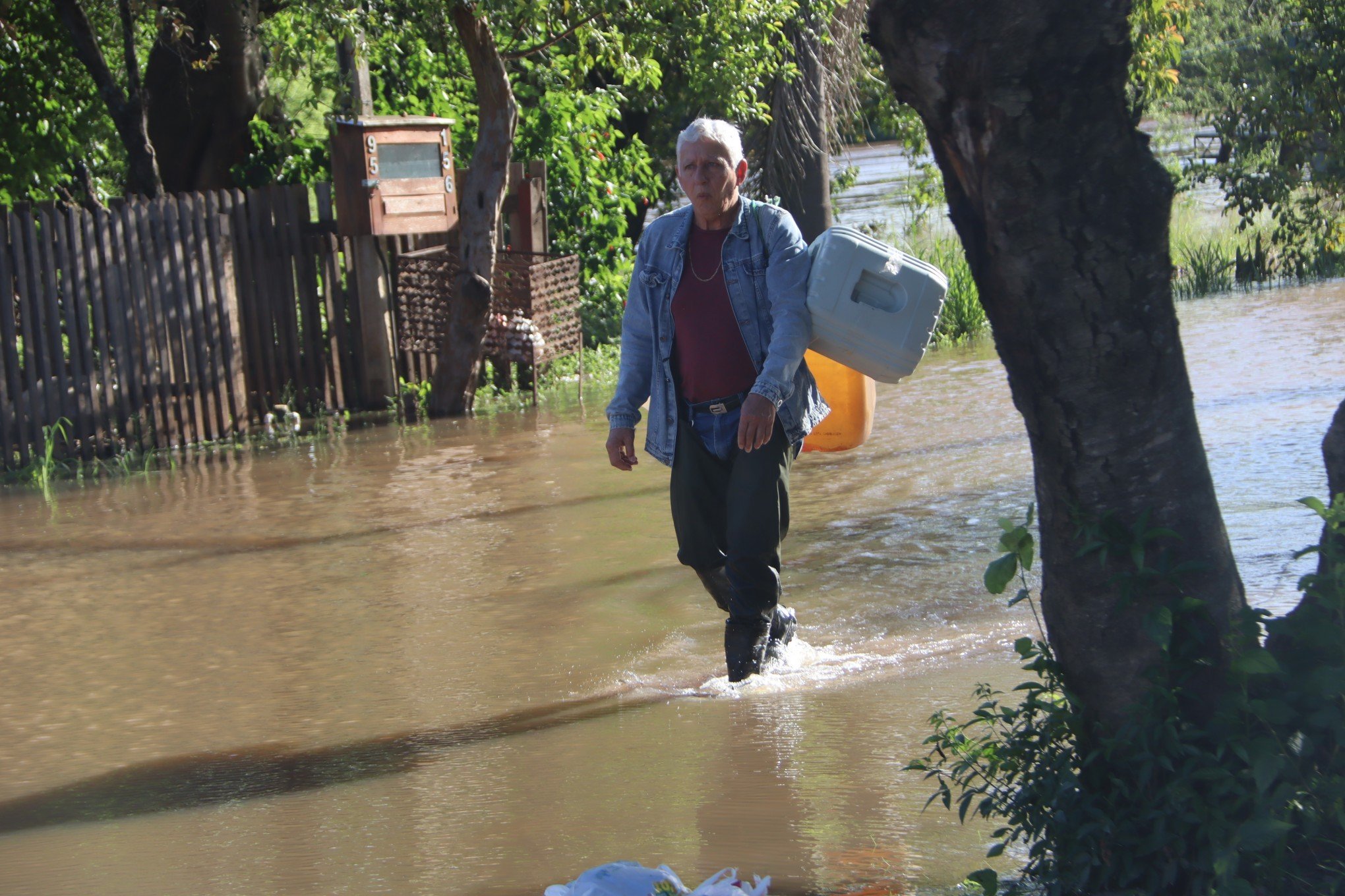 CICLONE: Chuva cessa, mas alagamentos e inundações persistem