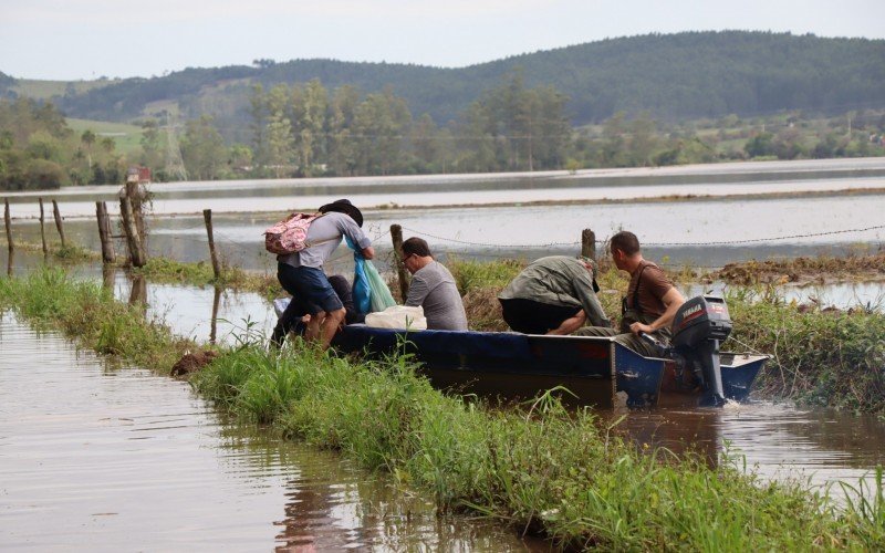 Pescadores tambÃ©m aproveitam para dar carona