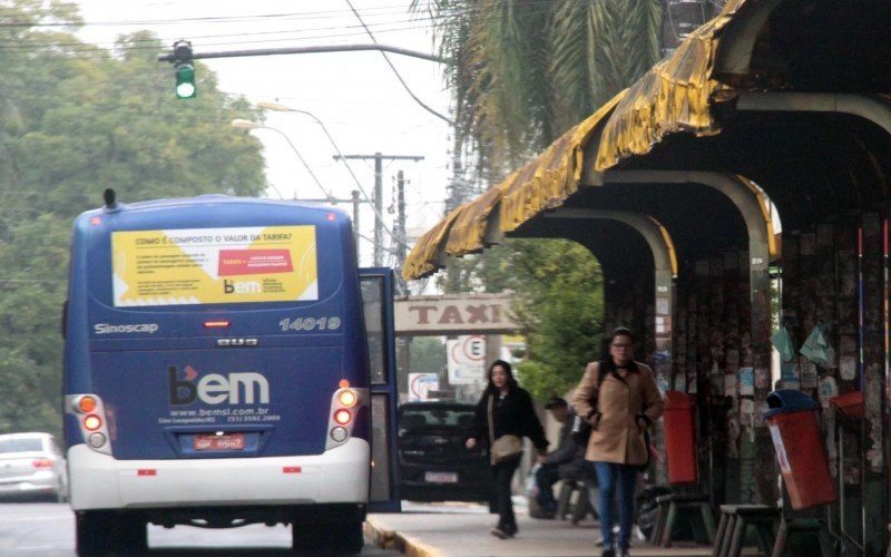 Decreto que garante a gratuidade no transporte público municipal para a data foi assinado pelo prefeito Ary Vanazzi sexta-feira (27) 