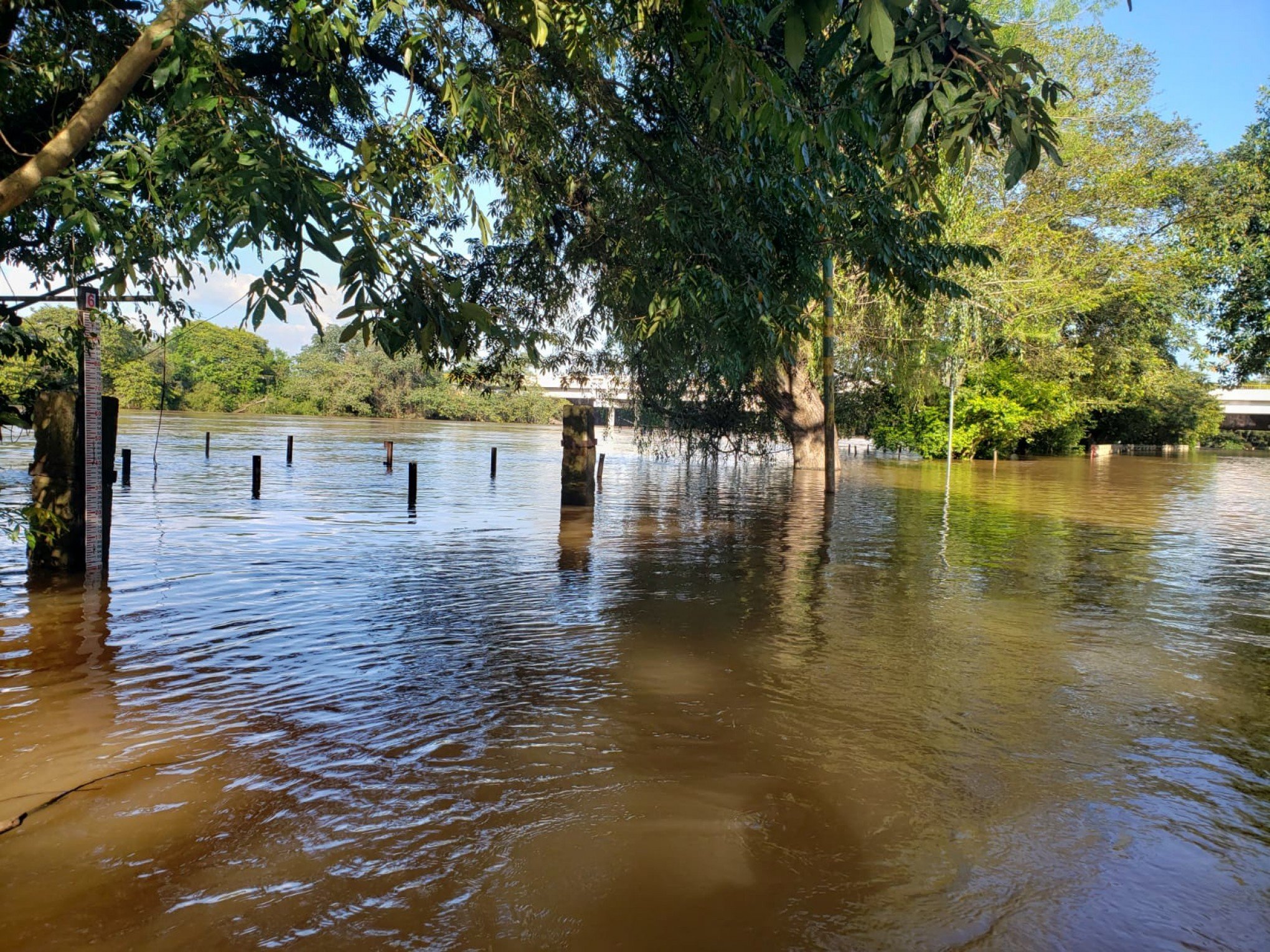 Nível do Rio dos Sinos segue em elevação e já atinge 5,28 metros em São Leopoldo