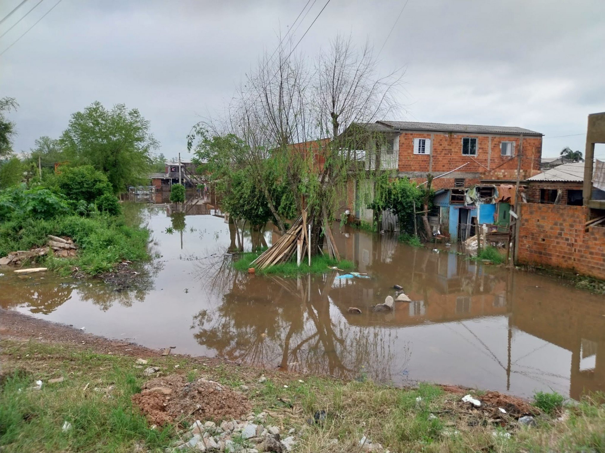 CHEIA DO RIO DOS SINOS: Enchente deixa mais desabrigados na região; veja a situação neste sábado