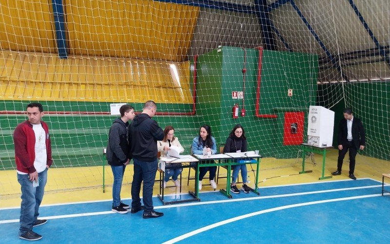 Movimento foi pequeno na Escola Arnaldo Grin, no bairro Santo Afonso, em Novo Hamburgo | Jornal NH