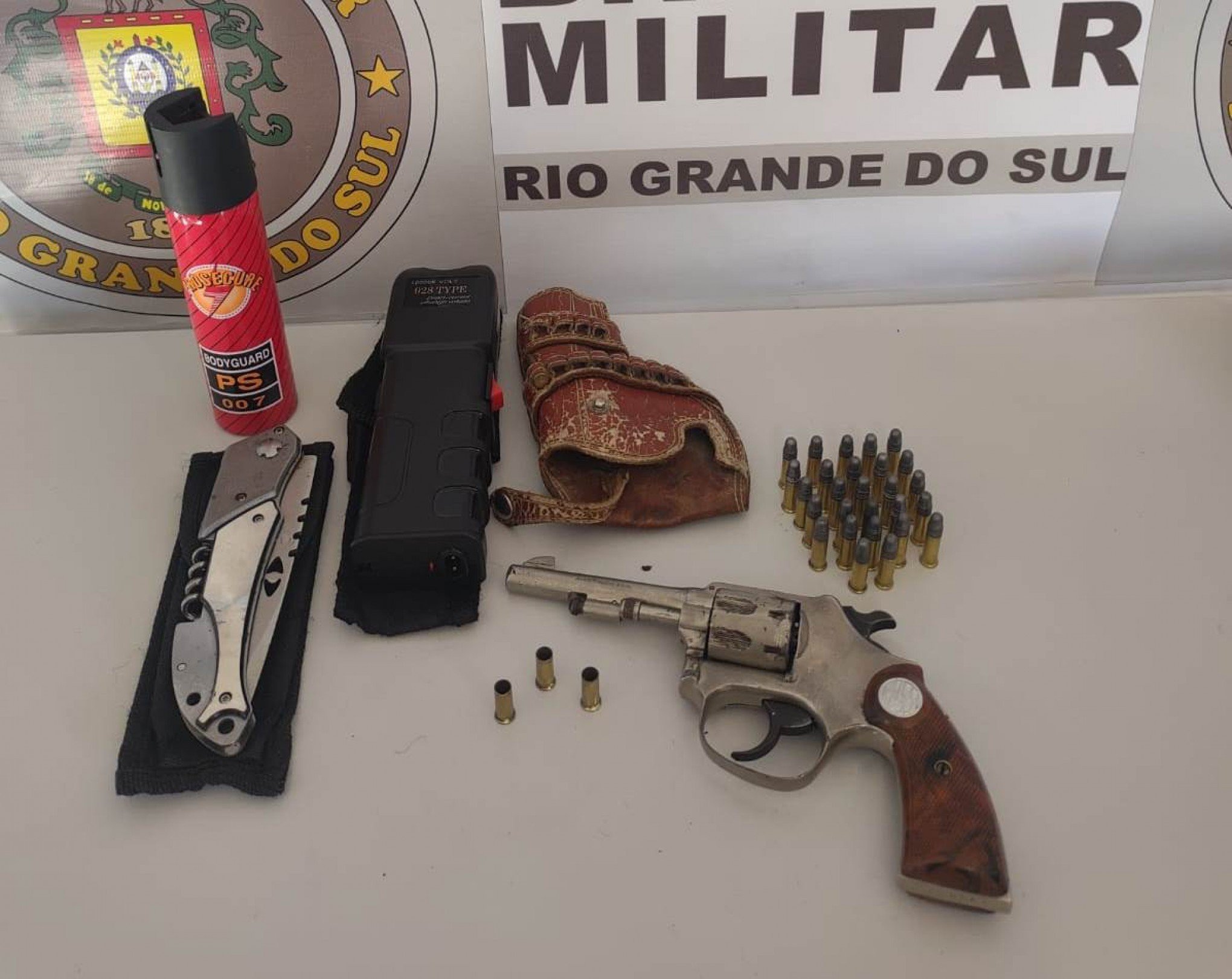 Dois são presos por ameaças com disparos de arma de fogo em Gramado e Canela