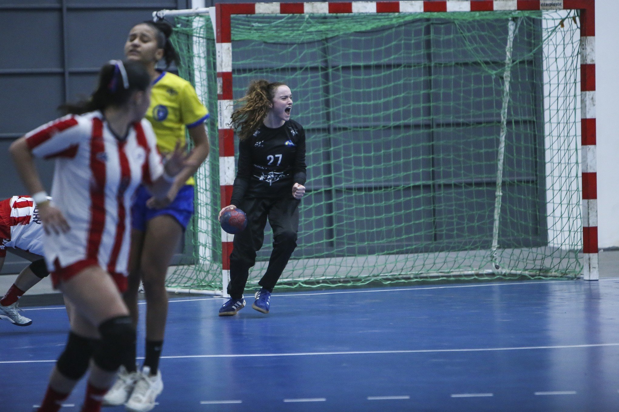 Atleta de Novo Hamburgo é campeã do Sul-Americano de handebol e eleita a melhor goleira da competição