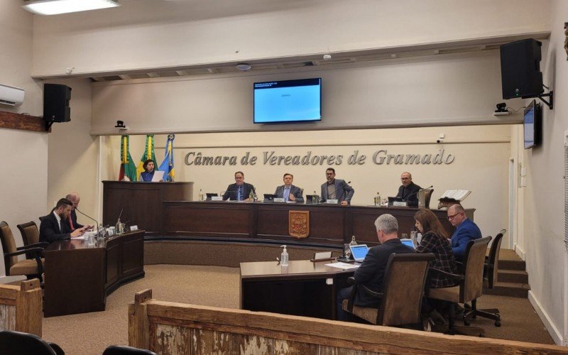 Sessão ordinária da Câmara de Vereadores de Gramado, na segunda-feira (2)