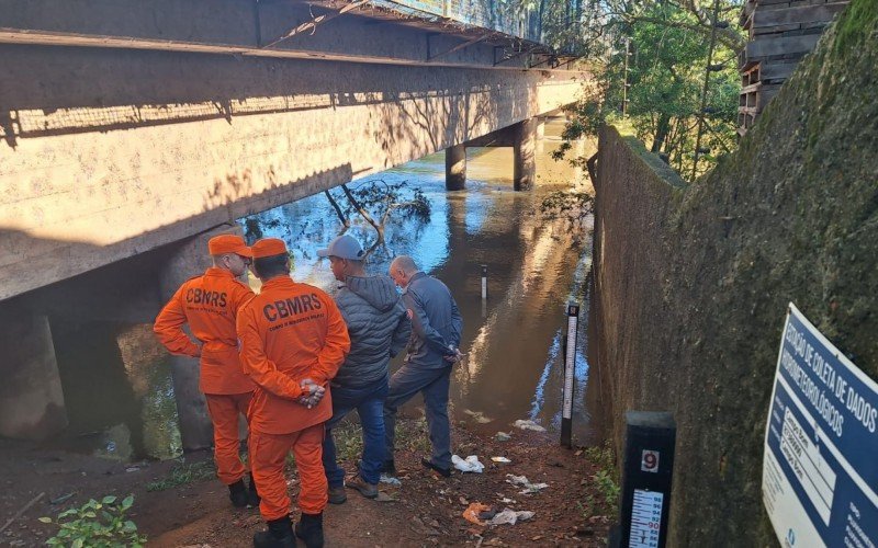 Bombeiros fazem buscas no Rio dos Sinos por morador de Campo Bom desaparecido hÃ¡ trÃªs dias