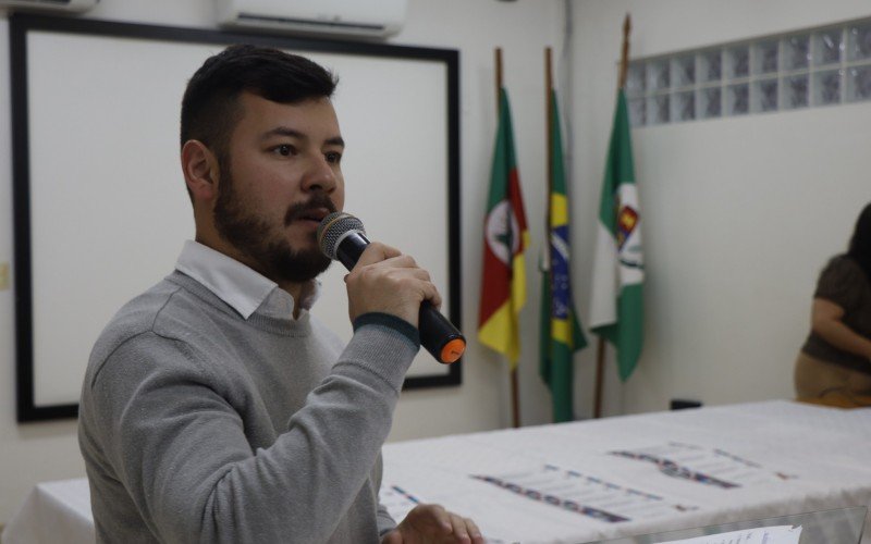 Prefeito Diego Francisco agradeceu a colaboração dos voluntários no cuidado com os animais | Jornal NH