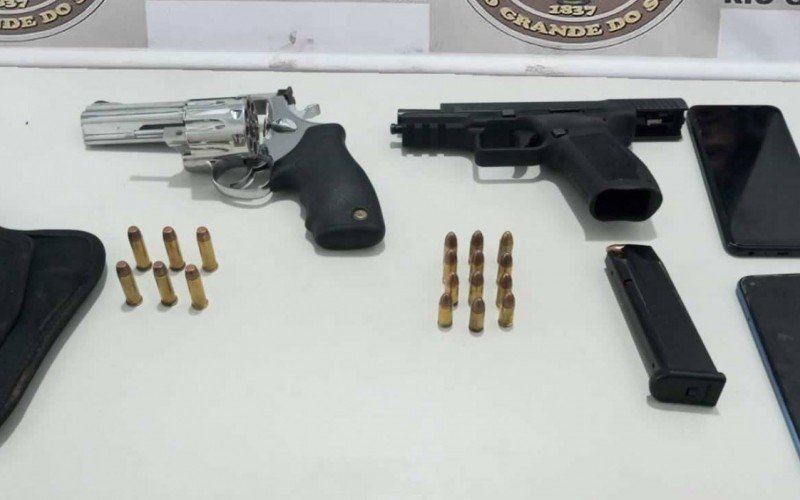 Armas apreendidas com dois suspeitos em São Francisco de Paula