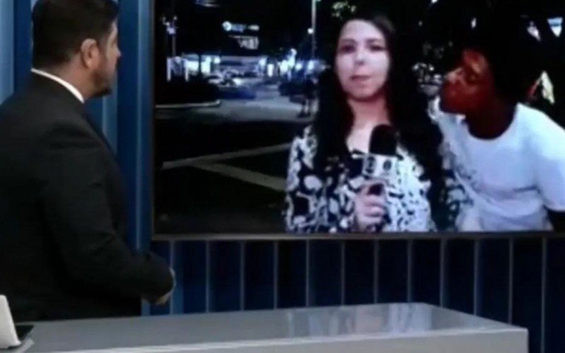 Homem tenta beijar repórter ao vivo em telejornal da Inter TV RJ | Jornal NH