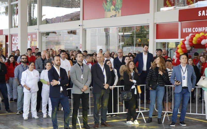 Autoridades presentes na inauguraÃ§Ã£o da nova unidade Desco em Campo Bom