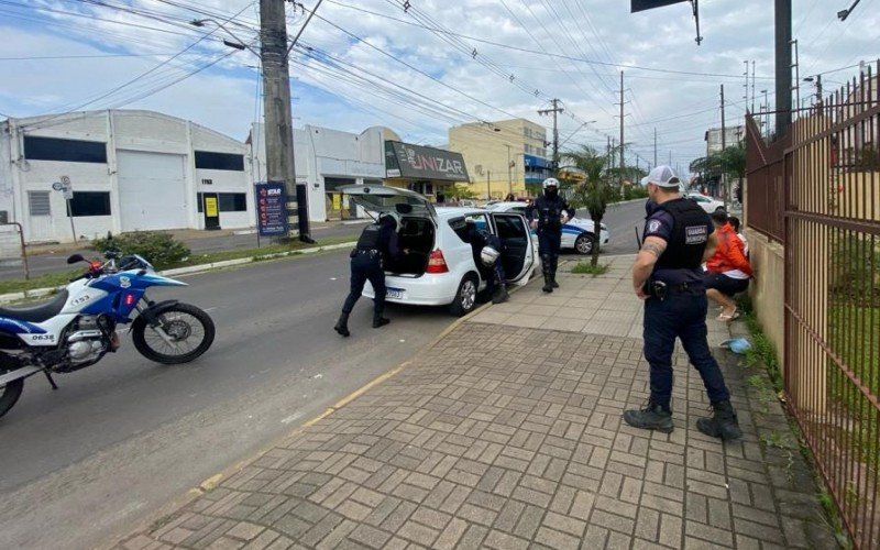 Fugitivo e motorista do veÃ­culo de resgate foram capturados por agentes da Guarda Municipal