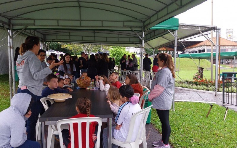 CrianÃ§as no Manifesto do Jardim da MemÃ³ria