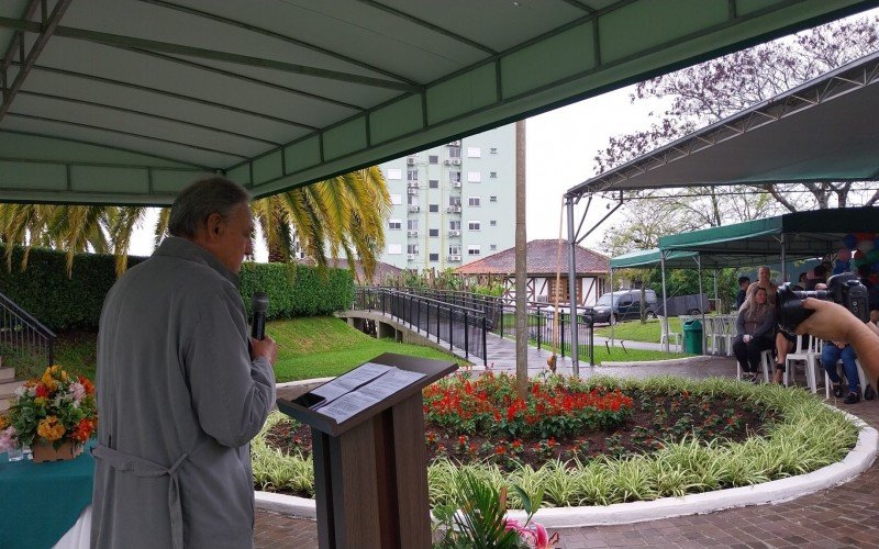 O presidente do Jardim da MemÃ³ria, Alfredo EufrÃ¡zio Bilo, ao lado da esposa, Doris Miranda Bilo,