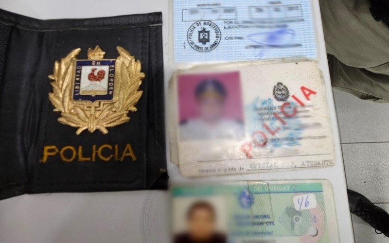 Documentos e distintivo apreendidos com homem que se diz delegado de polÃ­cia no Uruguai