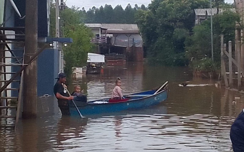 PREVISÃO DO TEMPO: Moradores retirados de casa por conta da enchente devem permanecer mais dias no abrigo em São Sebastião do Caí