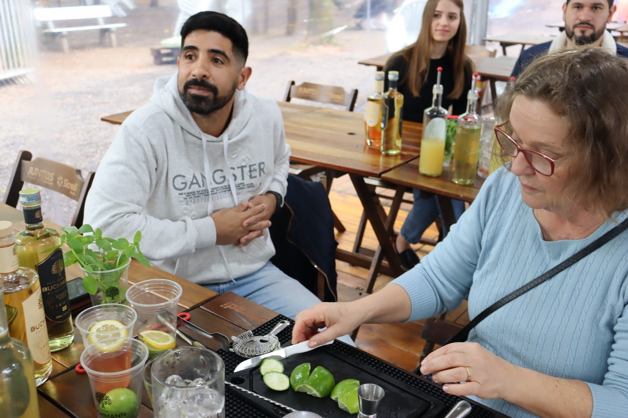 workshop de drinks com cachaÃ§a Premium/Delci Klein, 61 anos