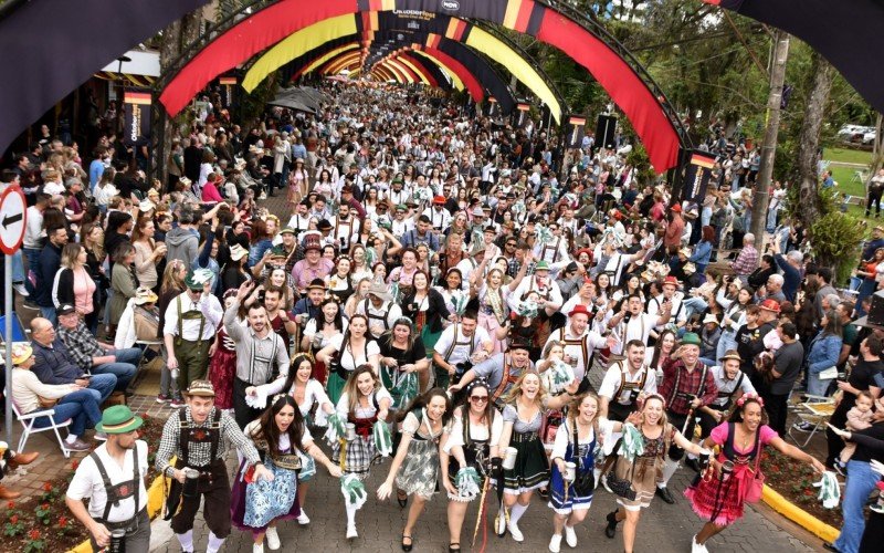 Primeiros dias da Oktoberfest de Santa Cruz do Sul somam 100 mil visitantes