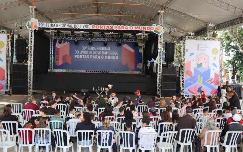 Feira do Livro de Novo Hamburgo comeÃ§ou nesta segunda-feira (9) na PraÃ§a do Imigrante