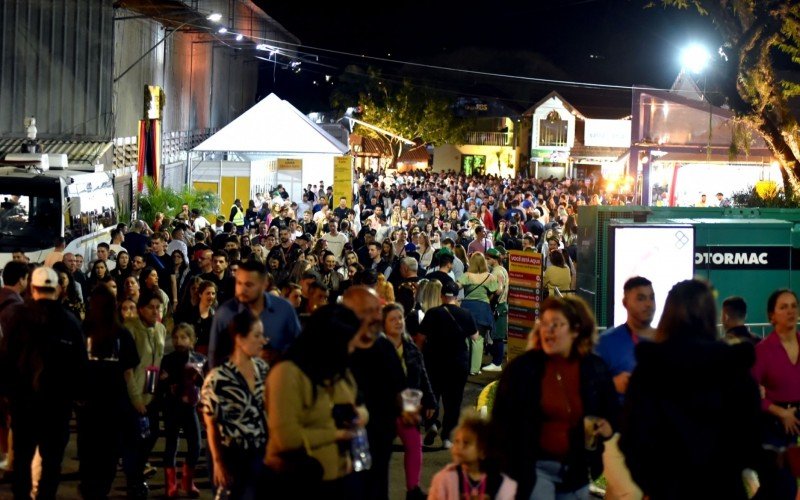 Primeiros dias da Oktoberfest de Santa Cruz do Sul somam 100 mil visitantes