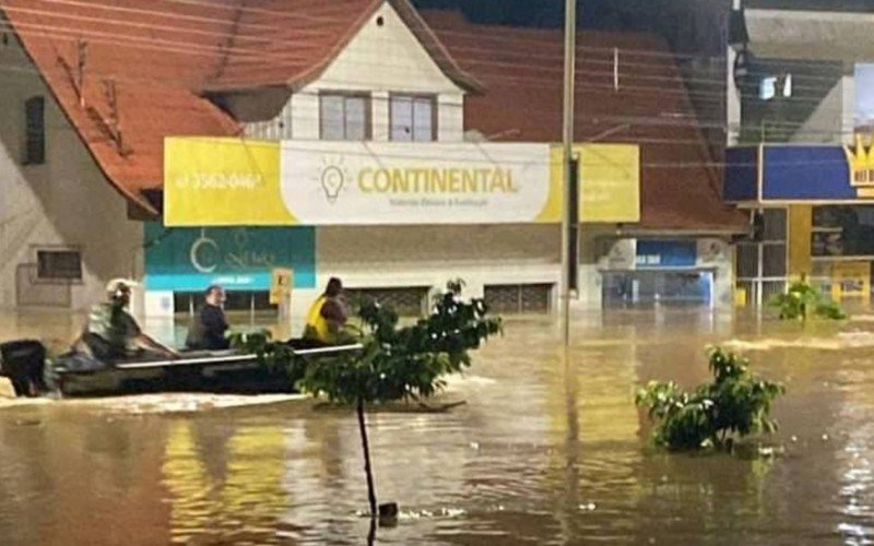 Enchente catastrófica atinge cidade de Santa Catarina | Jornal NH